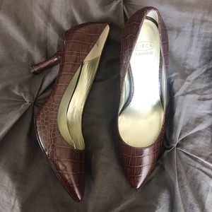 Circa Joan & David brown heels. Size 8 1/2